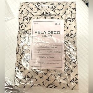 NWT unopened Vela Scarves Deco print mini scarf